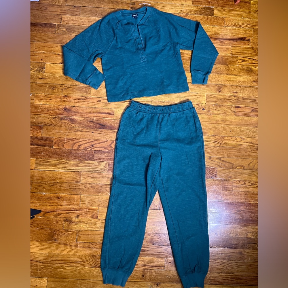 Two-piece set